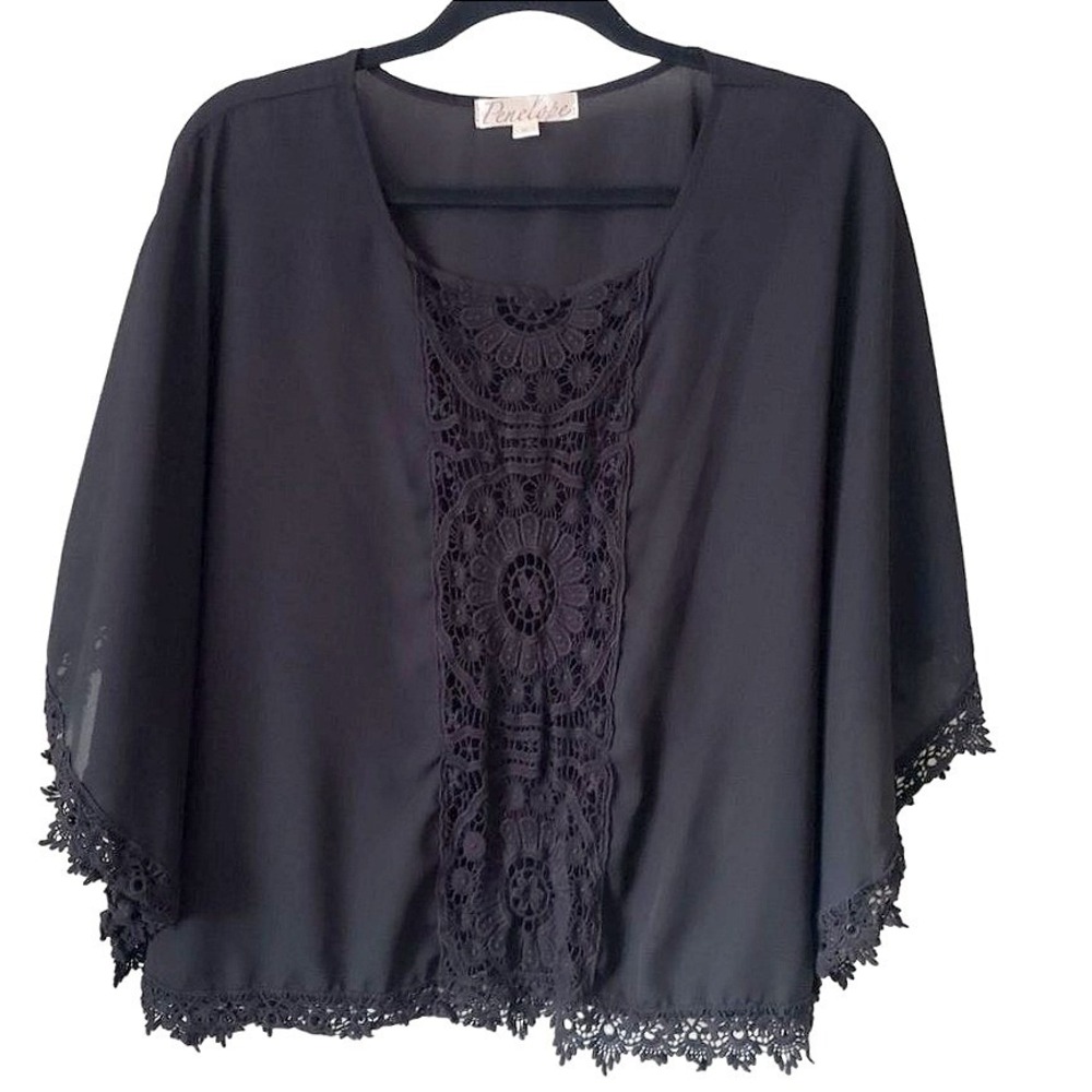 Penelope blouse size‎ Small kimono sleeve cropped black lace trim floral
